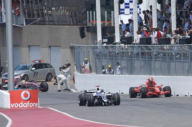 File:Pitlane collision 2008 Canada.jpg