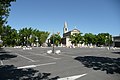 Français : Place de parking immense avec vue de l'église à Le Pontet (Vaucluse).