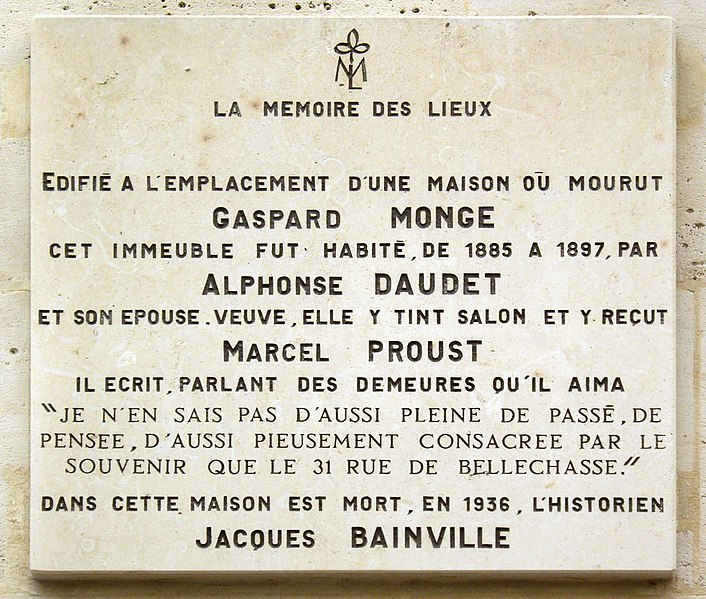 File:Plaque Monge-Daudet-Bainville, 31 rue de Bellechasse, Paris 7.jpg