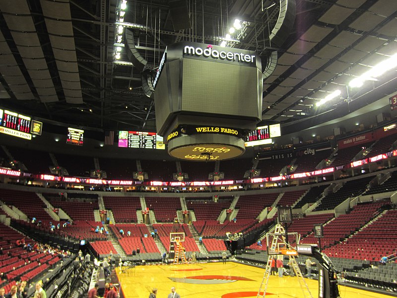 File:Portland Trail Blazers at Moda Center, December 2013 - 13.JPG