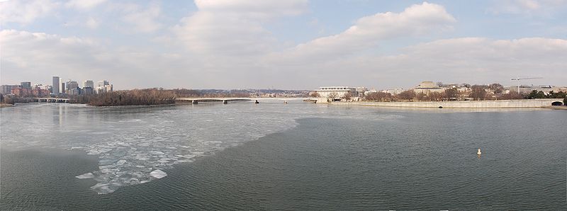 File:Potomac River in Washington DC.jpg