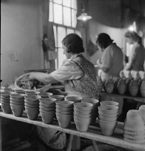 File:Pottery in the Making- the work of J and G Meakin Pottery, Hanley, Stoke-on-trent, Staffordshire, England, 1942 D11466.jpg