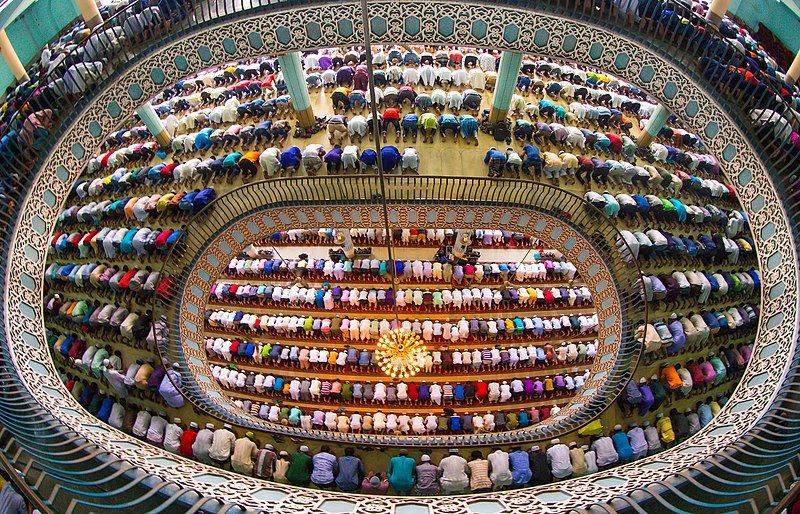 File:Praying Salah in Baitul Mukarram.jpg