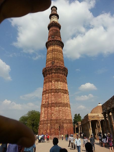 File:QUTAB MINAR VIEW 07.jpg