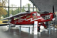 ポーランド航空博物館（英語版）の展示機。大戦前にLOTポーランド航空で使用され、戦時中はルーマニア空軍で運用されていた機体。