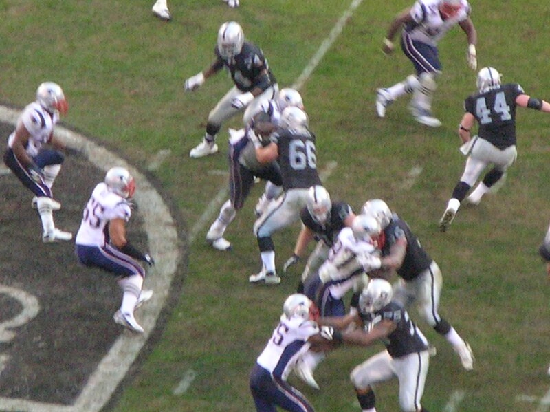 File:Raiders on offense at New England at Oakland 12-14-08 4.JPG