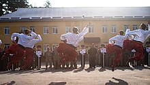 اجرای هوپاک توسط گروه رقص نظامی اوکراین