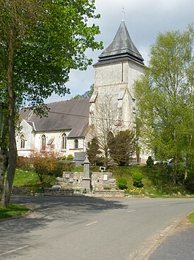 Rebreuve-sur-Canche - Eglise et monument aux morts.JPG