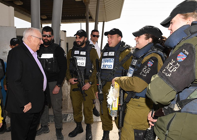 File:Reuven Rivlin giving Mishloach Manot, March 2018 (0755).jpg