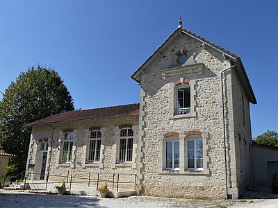 Rathaus und Schule