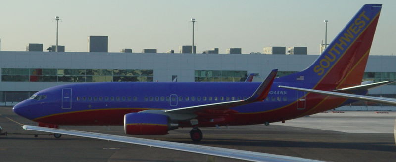 File:SWA737-700.jpg