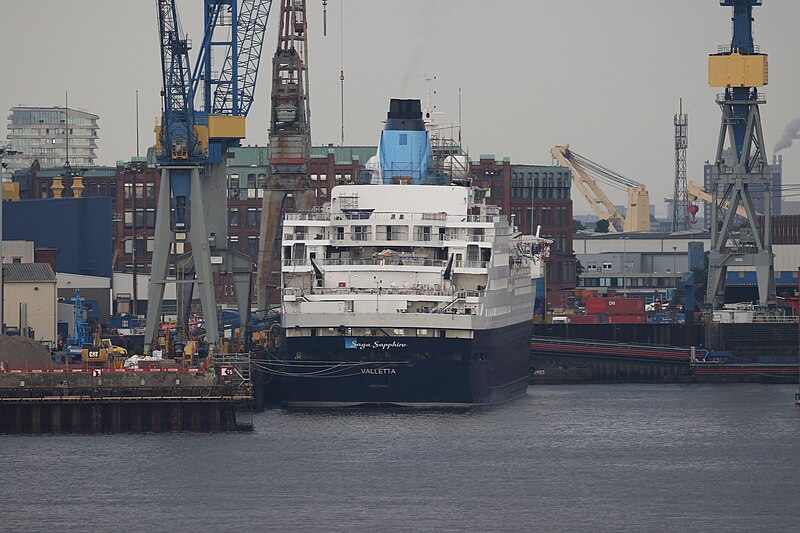 File:Saga Sapphire in Hamburg Harbour.jpg