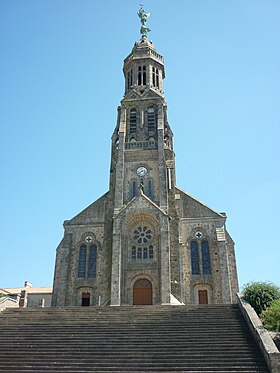 Saint-Michel-Mont-Mercure - église, facade.JPG
