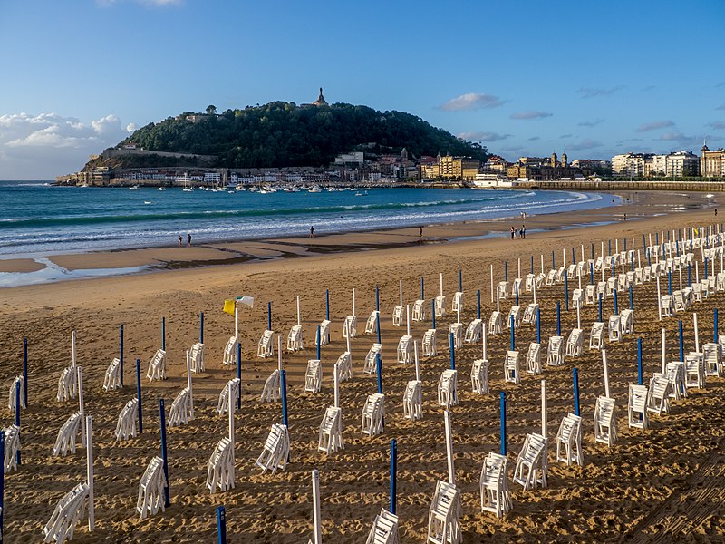 File:San Sebastian Kontxa beach 190363.jpg