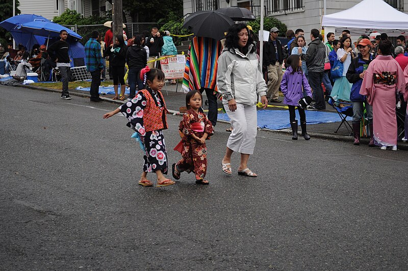 File:Seattle 2011 - Bon Odori 037.jpg