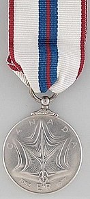 Kumush yubiley medali 1977, Kanada reverse.jpg