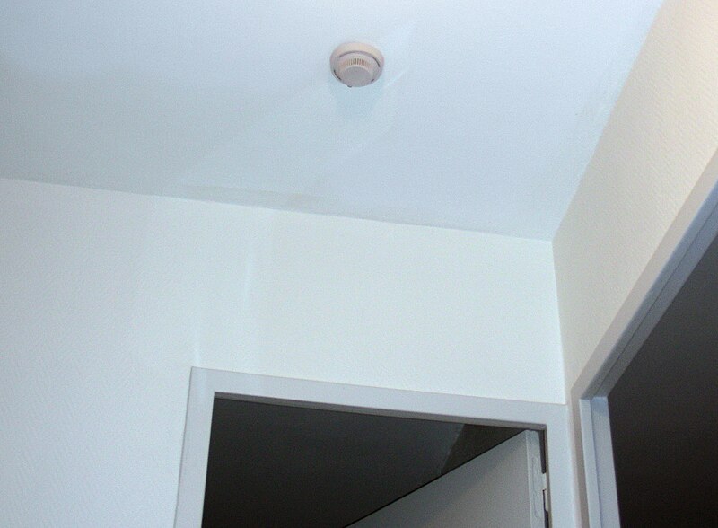 File:Smoke detector 02.jpg