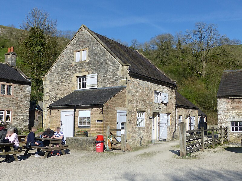 File:Stable block and granary east of Wetton Mill House.jpg