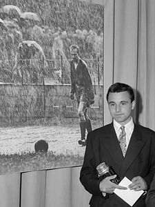 V roce 1959 získal Stanislav Tereba ocenění v nizozemské soutěži „World Press Photo van het jaar“ za fotografii „Brankář a voda“