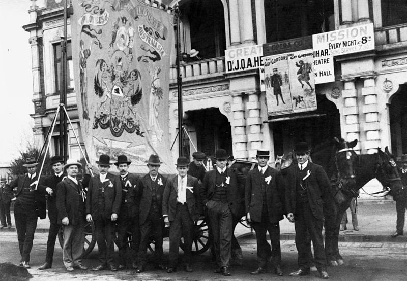 File:StateLibQld 1 181635 Meatworkers in the Labor Day March in Toowoomba, ca. 1910.jpg