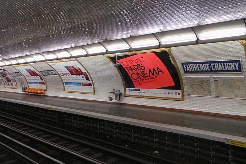 File:Station métro Faidherbe-Chaligny - 20130627 163319.jpg