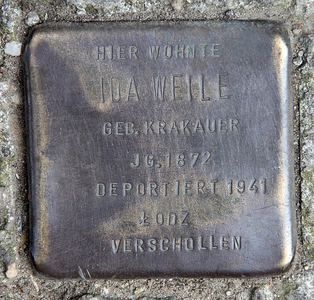 File:Stolperstein Planufer 90 (Kreuz) Ida Weile.jpg