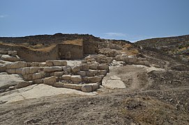 Tigranakert şehir surları