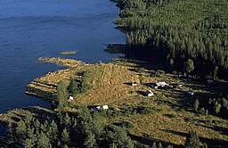 Flygfoto över Strömvallen vid Smedjemorsjön från 1996.