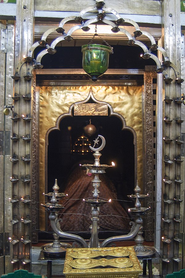 Sufi saint Shahul Hameed's tomb at Nagore Dargah in Nagapattinam, Tamil Nadu