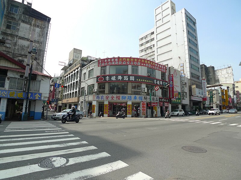 File:Taichung central bookstore.JPG