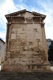 Opus isodomum on the back face of the Temple of Augustus, Pula, 1st century BC Temple of Augustus, Colonia Pietas Iulia Pola Pollentia Herculanea, Histria (10403942986).jpg