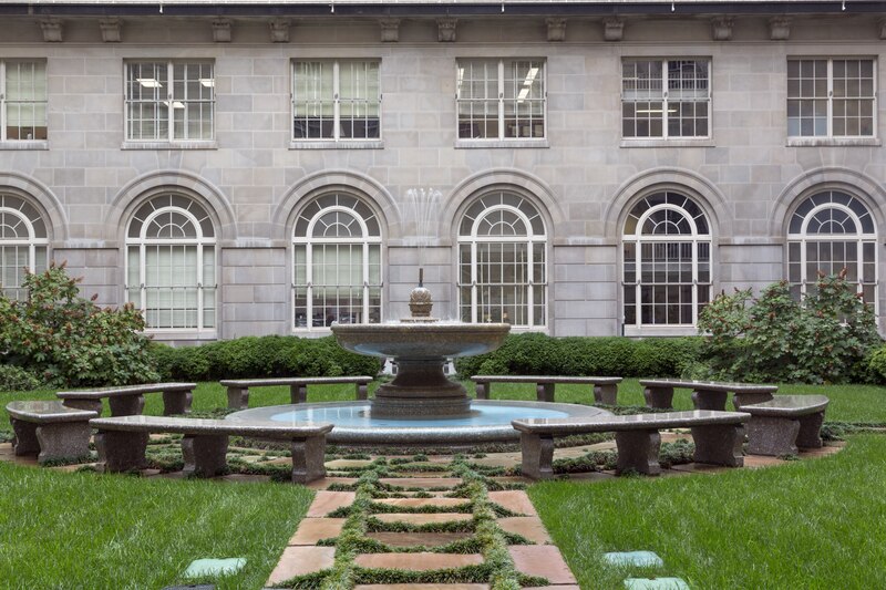 File:The Internal Revenue Service Building, located in the center of the Federal Triangle complex in Washington, D.C LCCN2013634128.tif