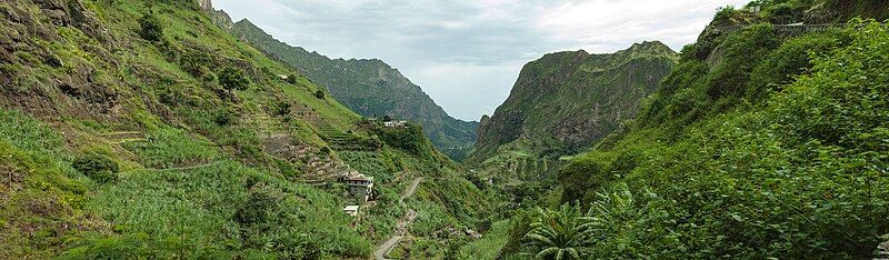 File:The Valley at Paul on Santo Antão, Cape Verde.jpg
