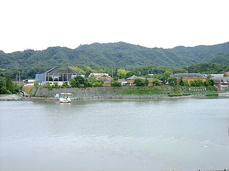 Tập_tin:Tomitani-zoo.jpg