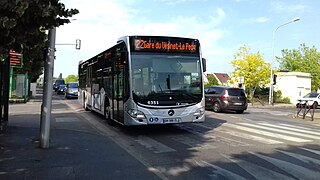 Le Citaro C2 n°6351 (de Transdev TVO) sur la ligne 22 à Montesson.