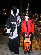 Halloween: Lịch sử, Biểu tượng, Trick-or-treat