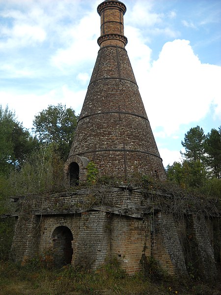 File:Tuilerie de Pontlong.JPG