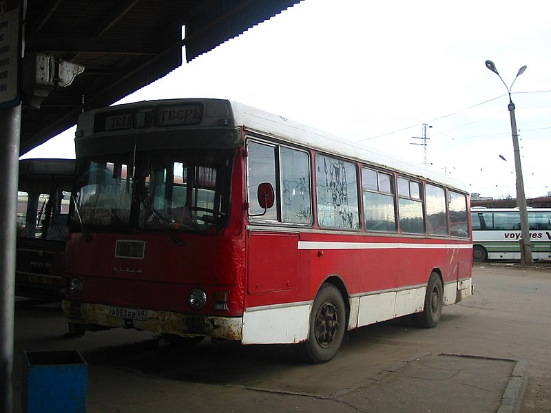 File:Tver Bus 20050501 526 А 083 ЕВ 69.jpg