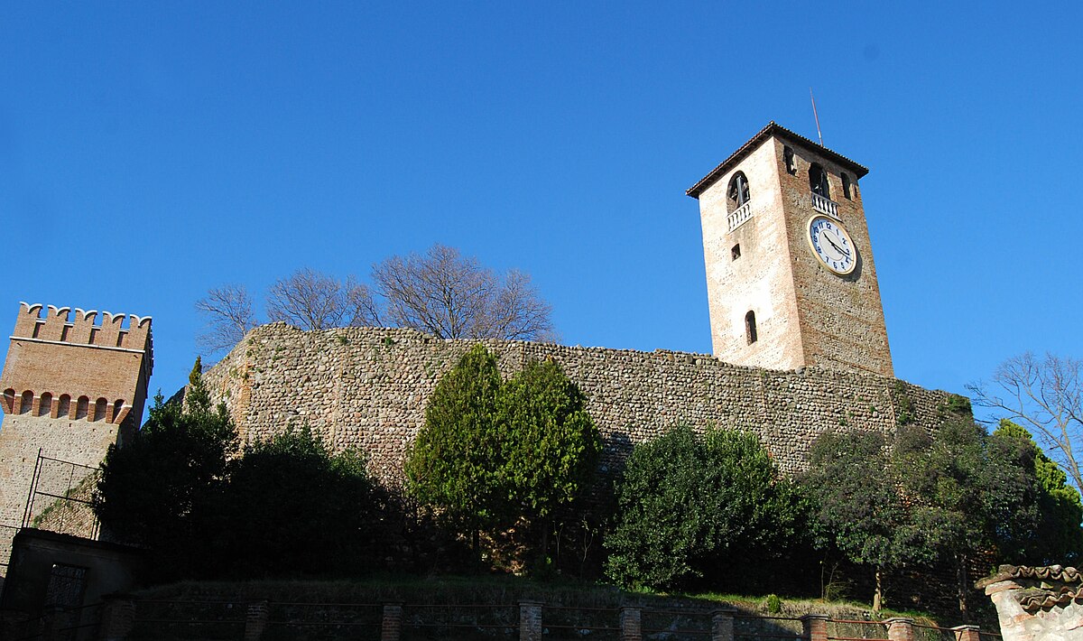 Castle ex. Луи Кастелло памятник. Mantovana.