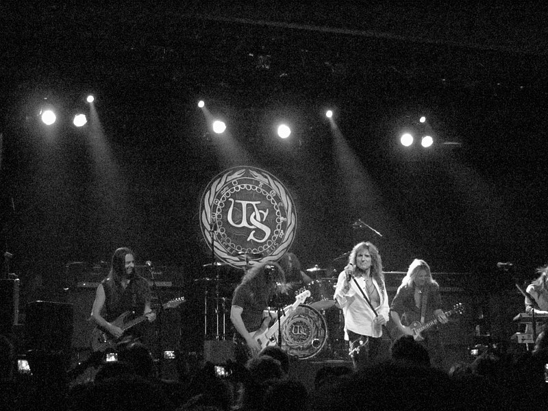 File:Whitesnake2011.jpg