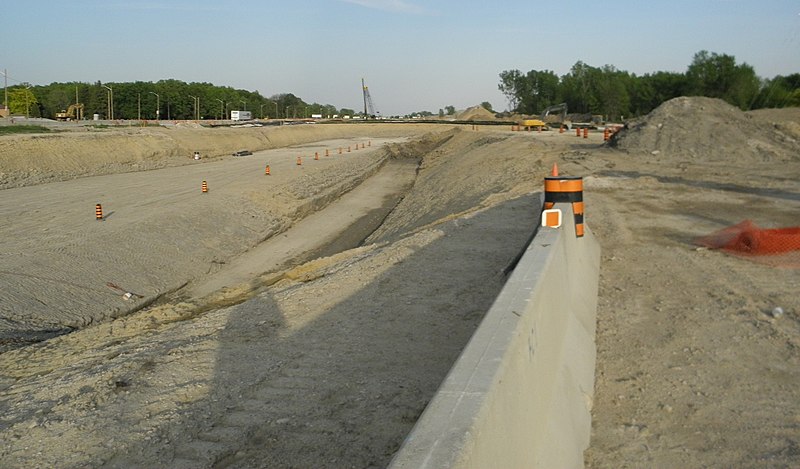 File:Windsor Essex Parkway Construction 3.JPG