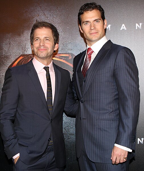 Altura de Henry Cavill