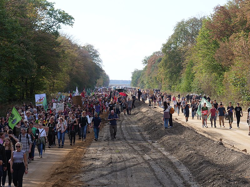 File:"Ende Gelände" 06-10-2018 16.jpg