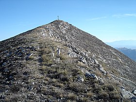 Поглед на врвот Козјак од север