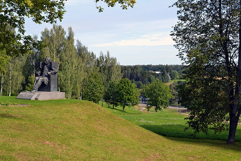 File:Помнік Аўгусту Кіцбэргу — Monument to August Kitzberg, Karksi-Nuia 001.Jpeg