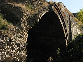 红桥（英语：Red Bridge (Yerevan)）
