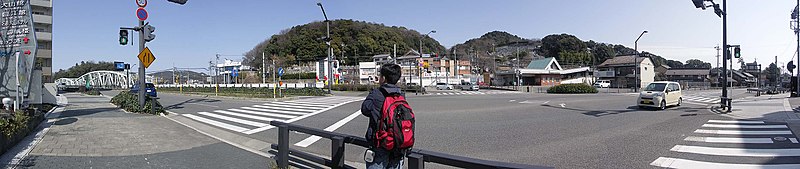 File:名鉄 犬山線 犬山遊園駅前 - panoramio.jpg