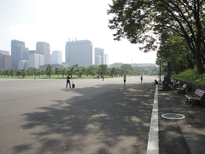 File:皇居外苑 - panoramio (1).jpg