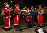 Rank: 23 Adventitious brass music with the band ‘Santa Brass’ from Kindsbach at the Deidesheimer christmas market