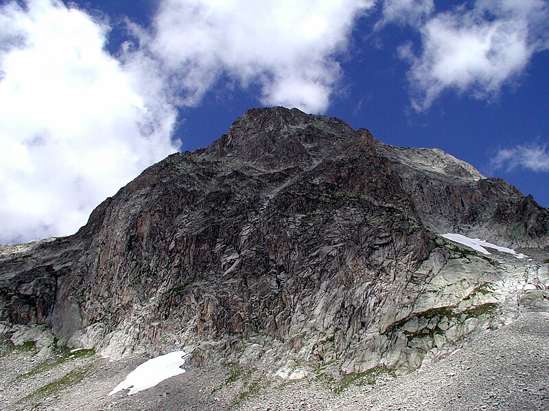 File:08 Val Bedretto - Lago delle Pigne.jpg